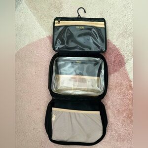 Beis hanging cosmetic case